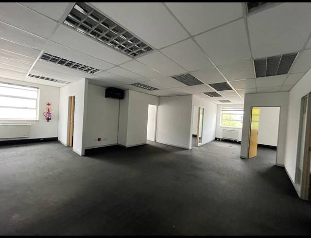 210M² OFFICE TO LET IN BRYANSTON